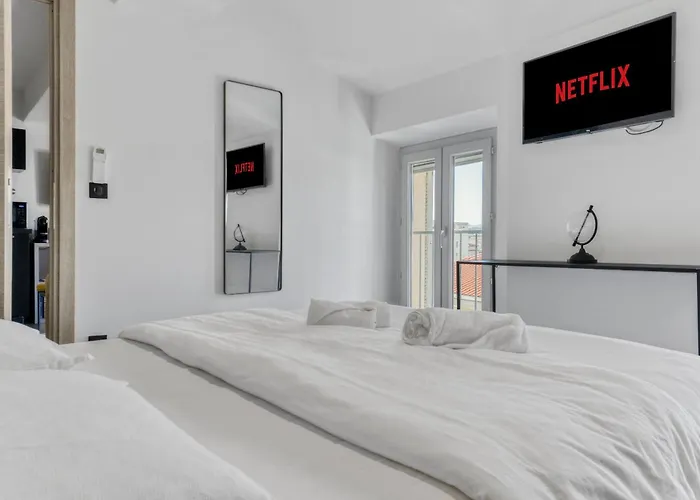 2 L - Ascenseur - Proche Palais - Calme Apartamento