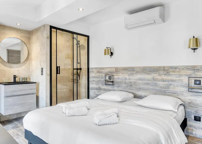 2 L - Ascenseur - Proche Palais - Calme *