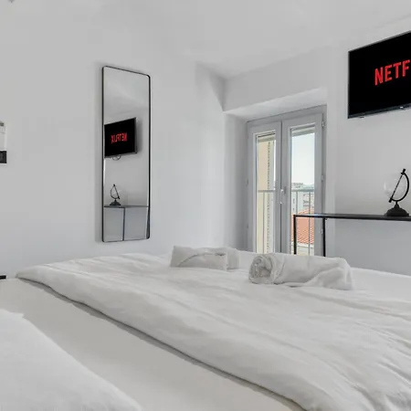 2 L - Ascenseur - Proche Palais - Calme Apartment